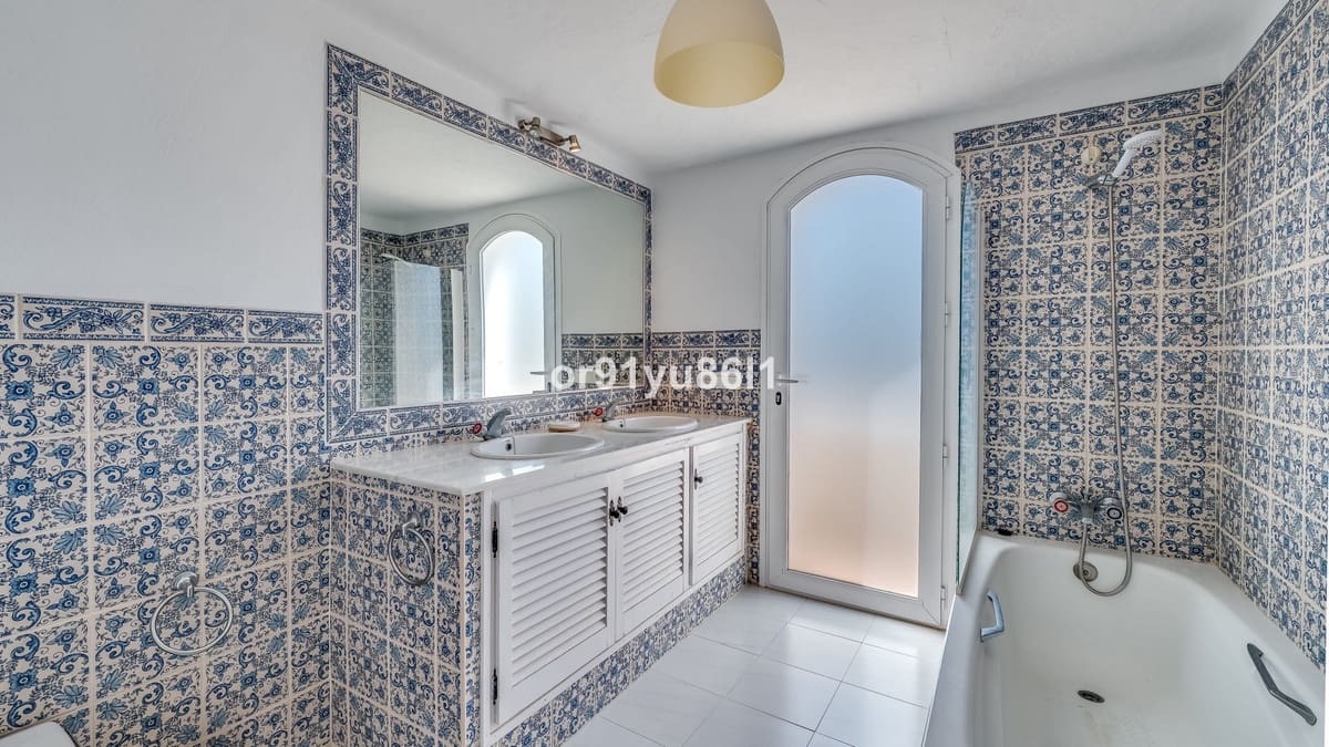 3 sovrum Villa till salu i Benahavis - 1 550 000 € (Ref: 9529148)