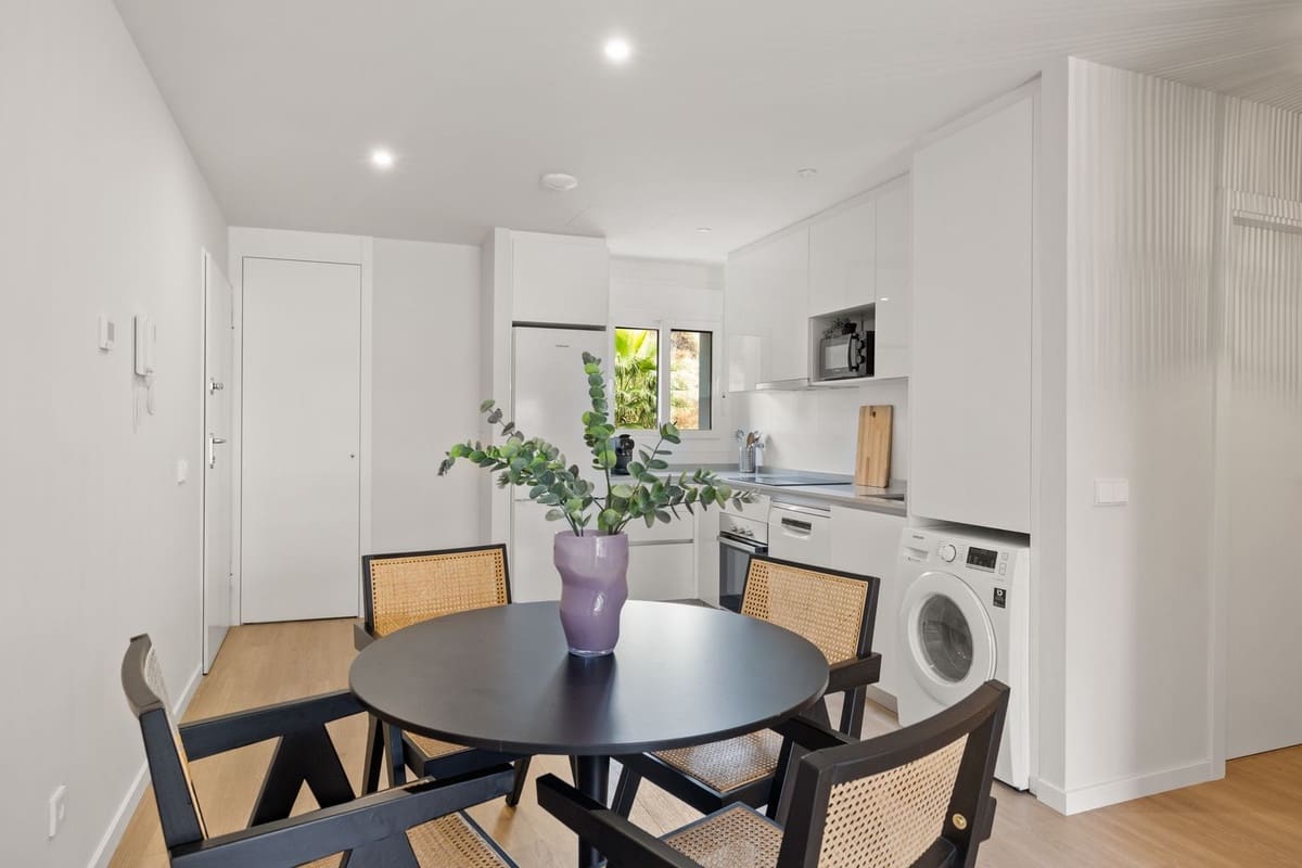 2 quarto Apartamento para venda em Estepona com piscina - 450 000 € (Ref: 9532942)