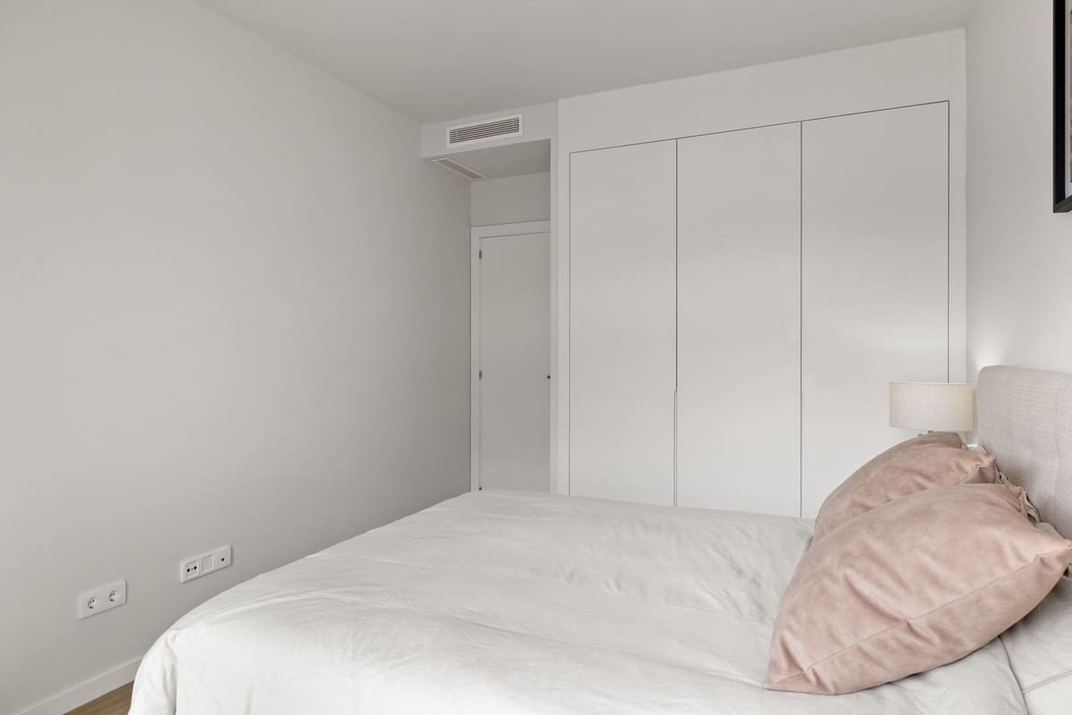 2 quarto Apartamento para venda em Estepona com piscina - 450 000 € (Ref: 9532942)