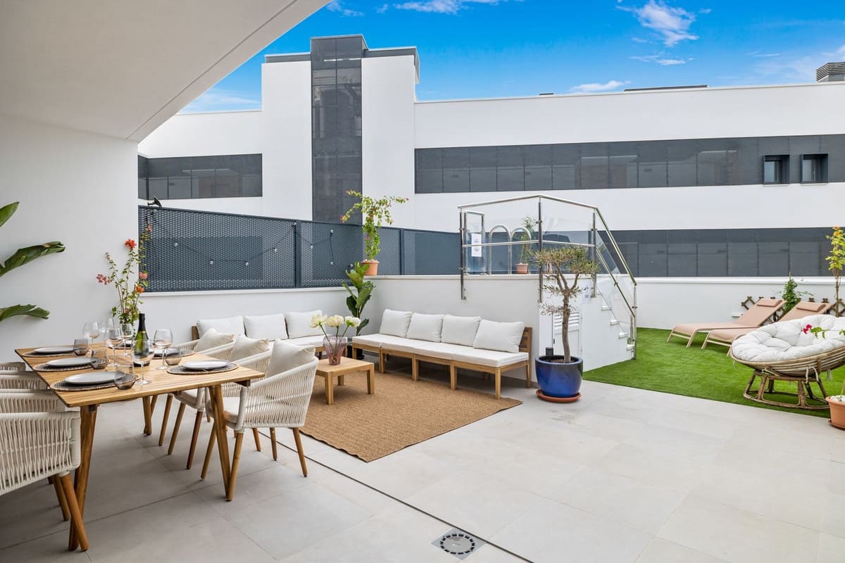 2 quarto Apartamento para venda em Estepona com piscina - 450 000 € (Ref: 9532942)