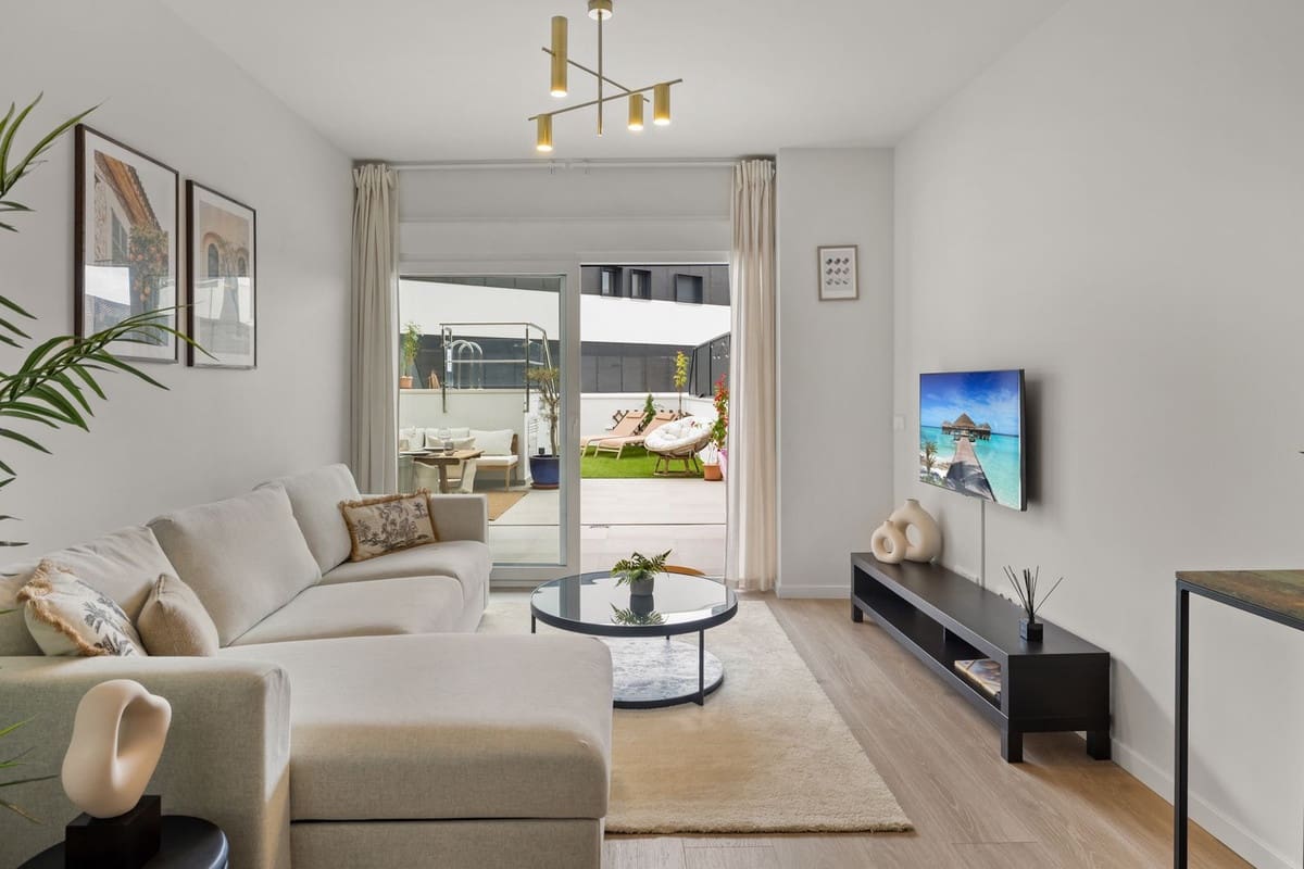 2 quarto Apartamento para venda em Estepona com piscina - 450 000 € (Ref: 9532942)