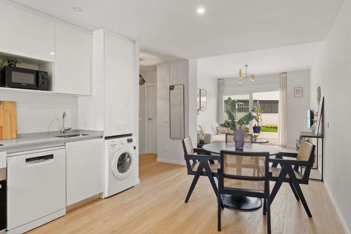 2 quarto Apartamento para venda em Estepona com piscina - 450 000 € (Ref: 9532942)