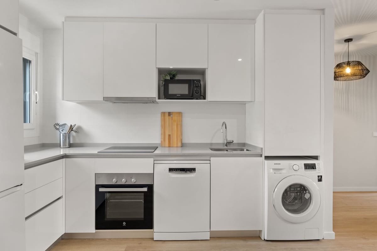 2 quarto Apartamento para venda em Estepona com piscina - 450 000 € (Ref: 9532942)