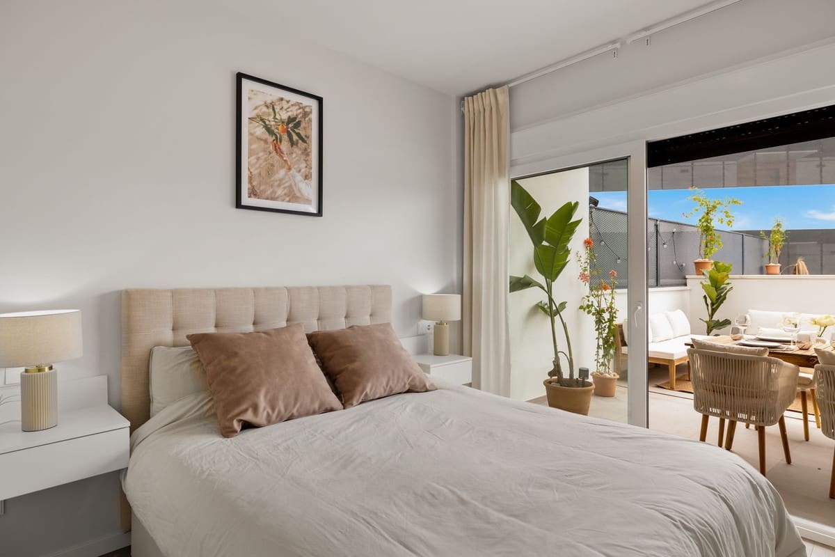 2 quarto Apartamento para venda em Estepona com piscina - 450 000 € (Ref: 9532942)