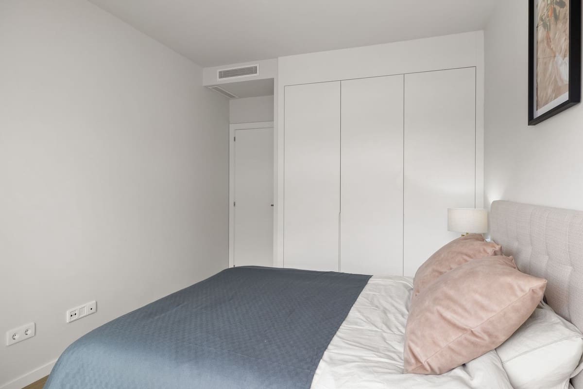 2 quarto Apartamento para venda em Estepona com piscina - 450 000 € (Ref: 9532942)