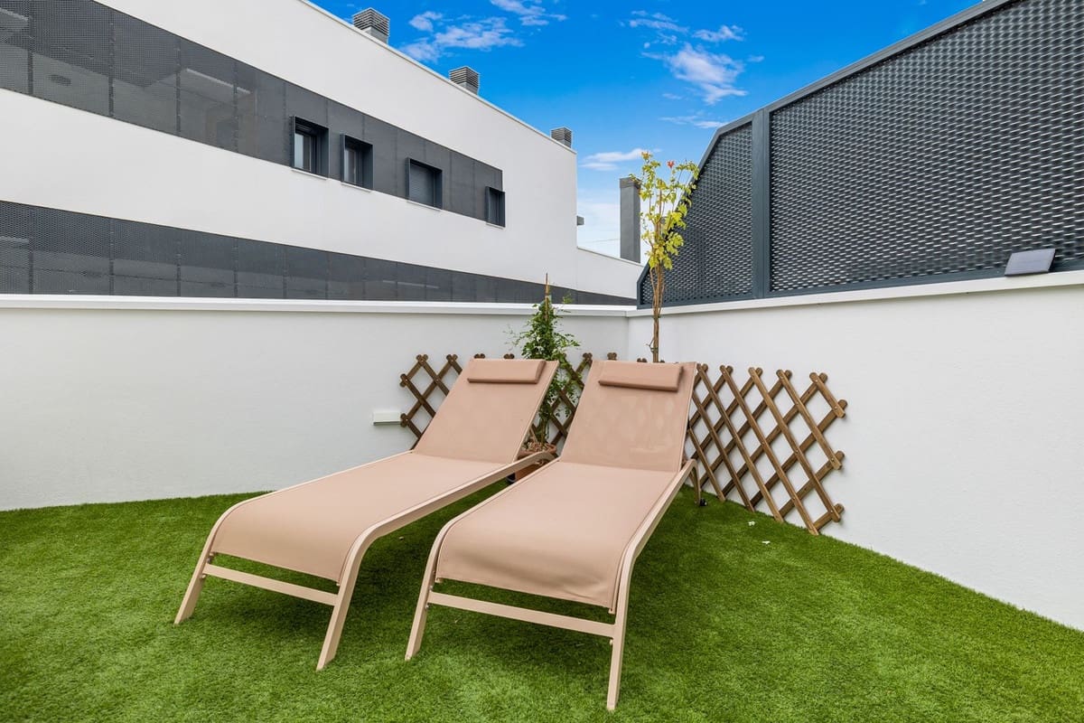 2 quarto Apartamento para venda em Estepona com piscina - 450 000 € (Ref: 9532942)