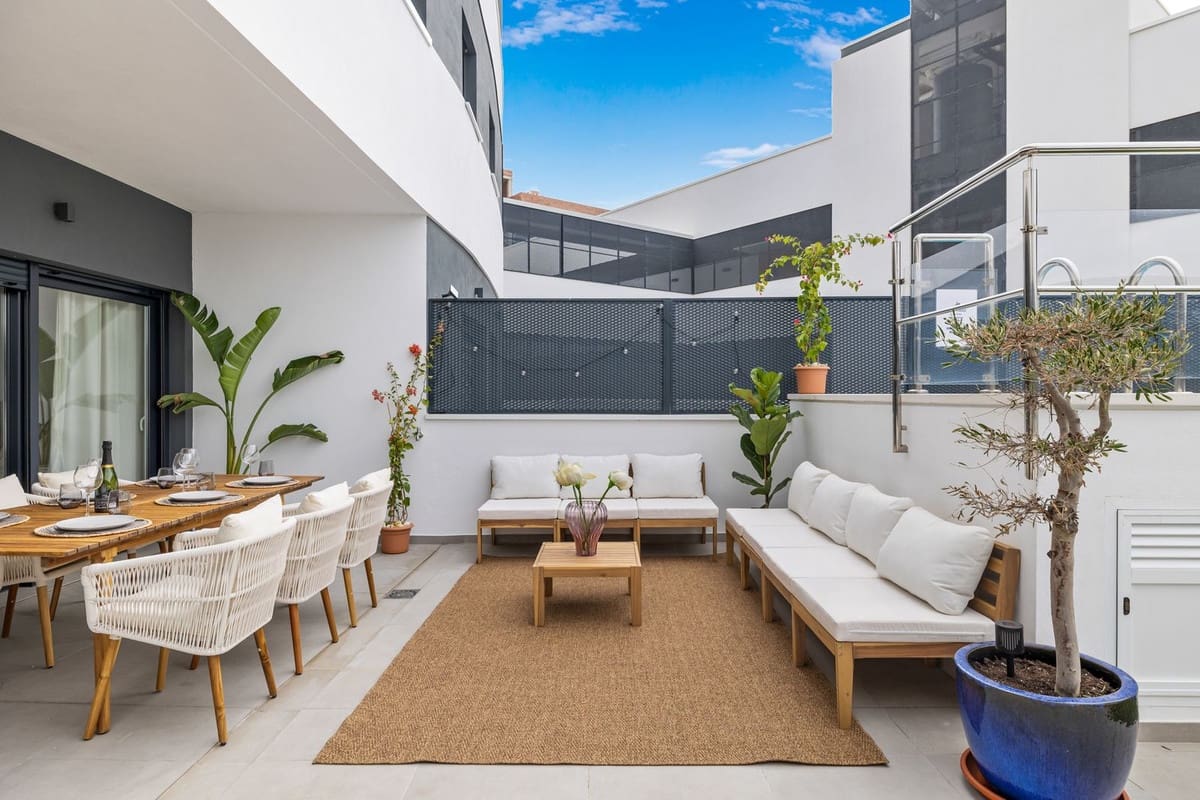 2 quarto Apartamento para venda em Estepona com piscina - 450 000 € (Ref: 9532942)