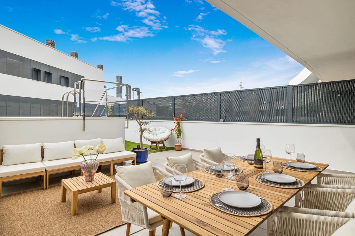 2 quarto Apartamento para venda em Estepona com piscina - 450 000 € (Ref: 9532942)