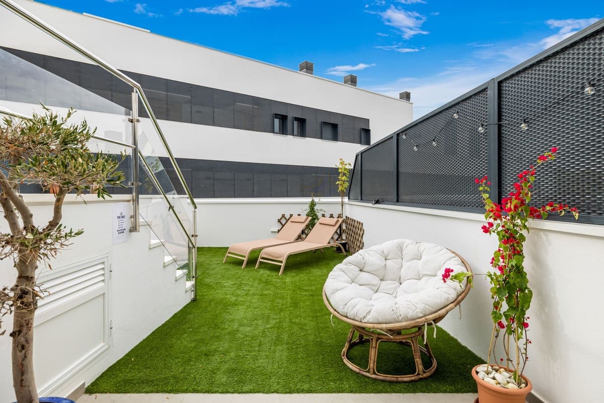 2 quarto Apartamento para venda em Estepona com piscina - 450 000 € (Ref: 9532942)