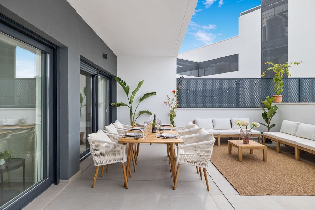 2 quarto Apartamento para venda em Estepona com piscina - 450 000 € (Ref: 9532942)