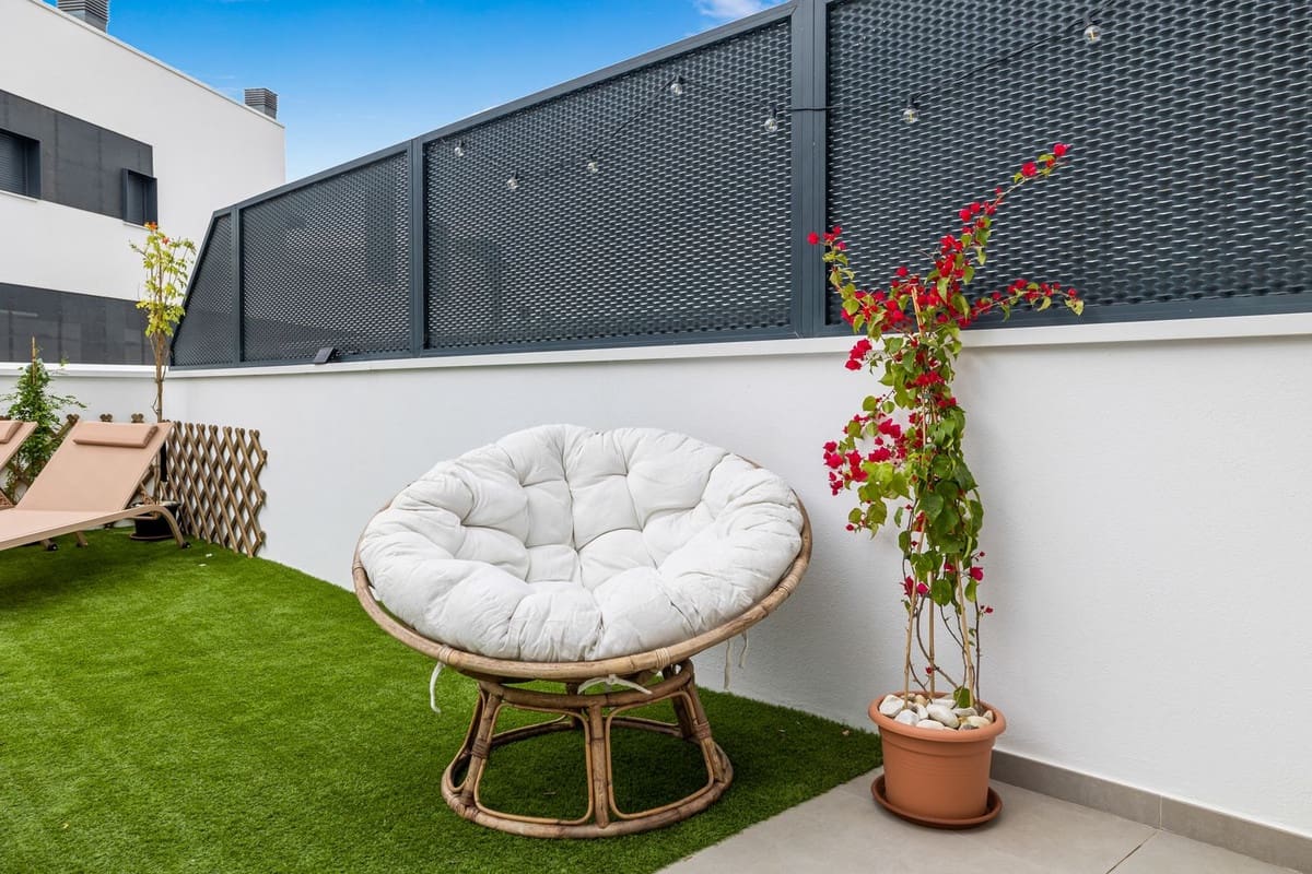 2 quarto Apartamento para venda em Estepona com piscina - 450 000 € (Ref: 9532942)