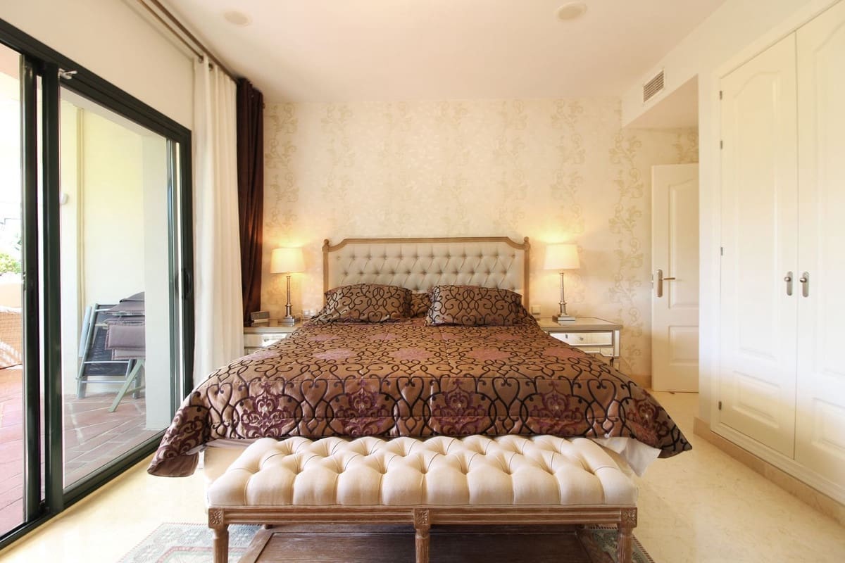 Apartamento de 3 habitaciones en Benahavís en venta - 880.000 € (Ref: 9532945)