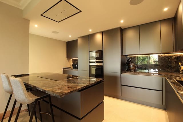 Apartamento de 3 habitaciones en Sierra Blanca, Marbella en venta - 1.485.000 € (Ref: 9532948)