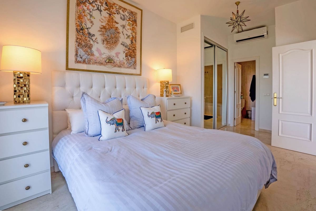 3 soveværelse Penthouse til salg i Marbesa - € 749.990 (Ref: 9532960)