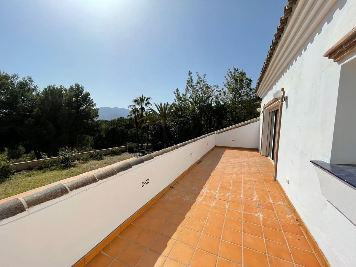 5 bedroom Villa for sale in Mijas with pool - € 1,299,950 (Ref: 9532962)