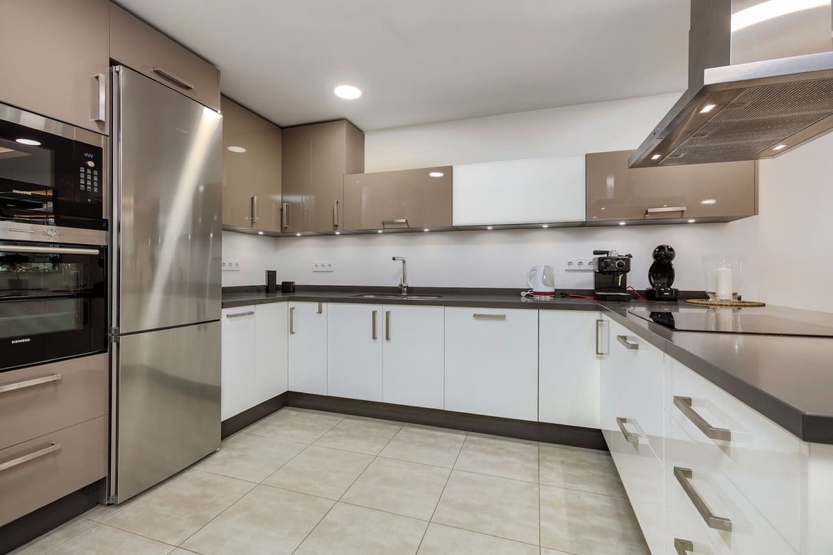 3 soverom Leilighet til salgs i Nueva Andalucia - € 555 000 (Ref: 9532964)