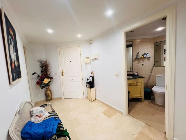 3 bedroom Apartment for sale in Casco Antiguo, Marbella - € 420,000 (Ref: 9532965)