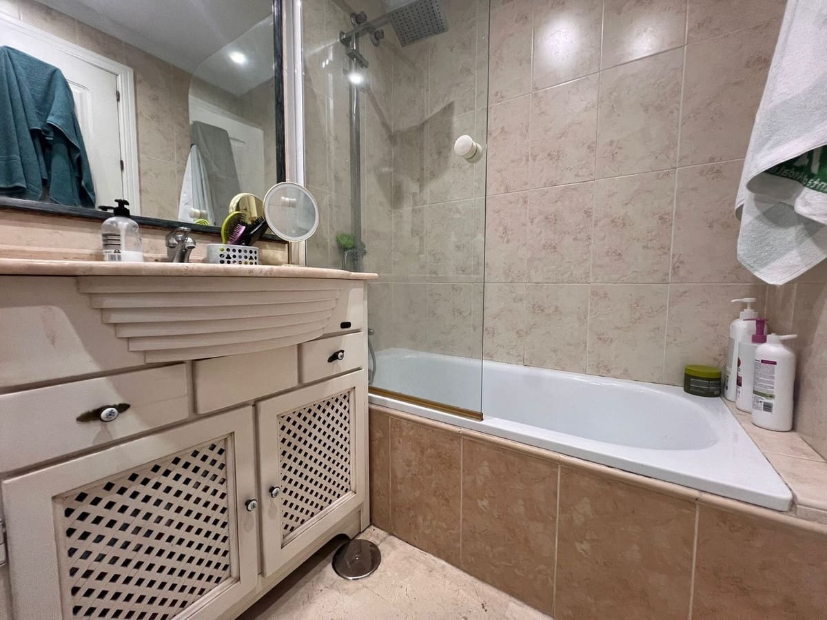 3 bedroom Apartment for sale in Marbella - € 420,000 (Ref: 9532965)