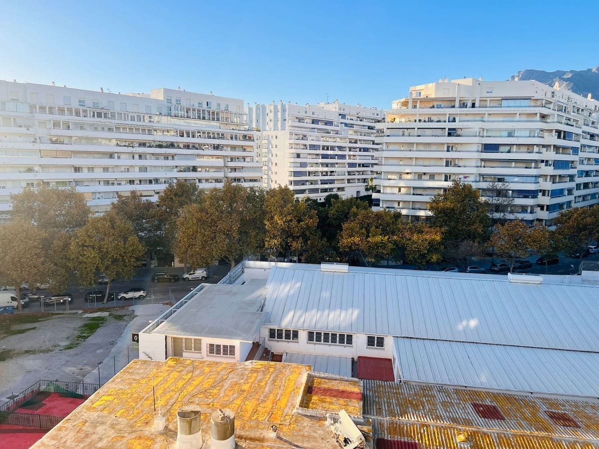 3 bedroom Apartment for sale in Marbella - € 420,000 (Ref: 9532965)