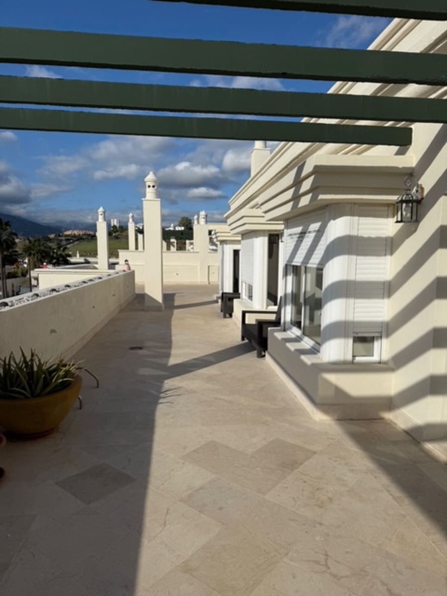 3 soverom Penthouse til salgs i Nueva Andalucia - € 1 185 000 (Ref: 9532966)