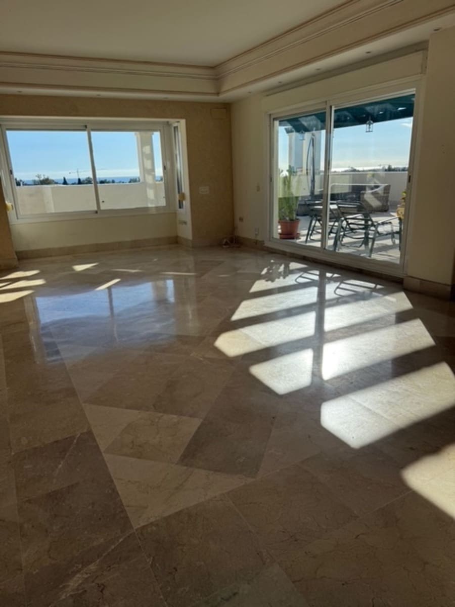 3 soverom Penthouse til salgs i Nueva Andalucia - € 1 185 000 (Ref: 9532966)