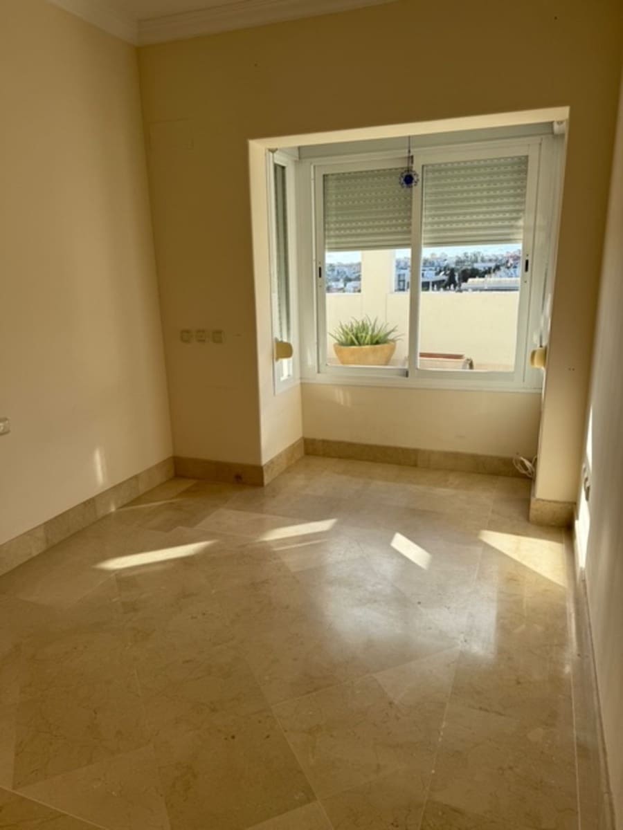 3 soverom Penthouse til salgs i Nueva Andalucia - € 1 185 000 (Ref: 9532966)