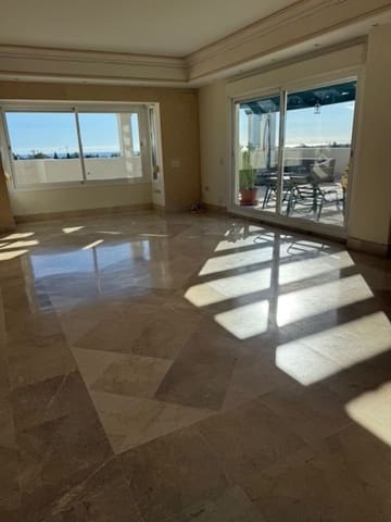 3 soverom Penthouse til salgs i Puerto Banus, Marbella - € 1 185 000 (Ref: 9532966)