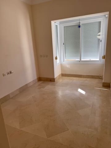 3 soverom Penthouse til salgs i Puerto Banus, Marbella - € 1 185 000 (Ref: 9532966)