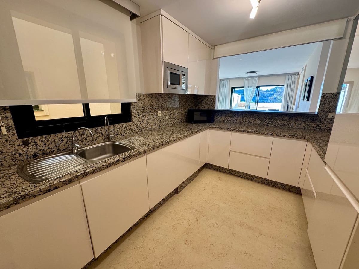 2 quarto Apartamento para venda em Benahavis - 550 000 € (Ref: 9532968)