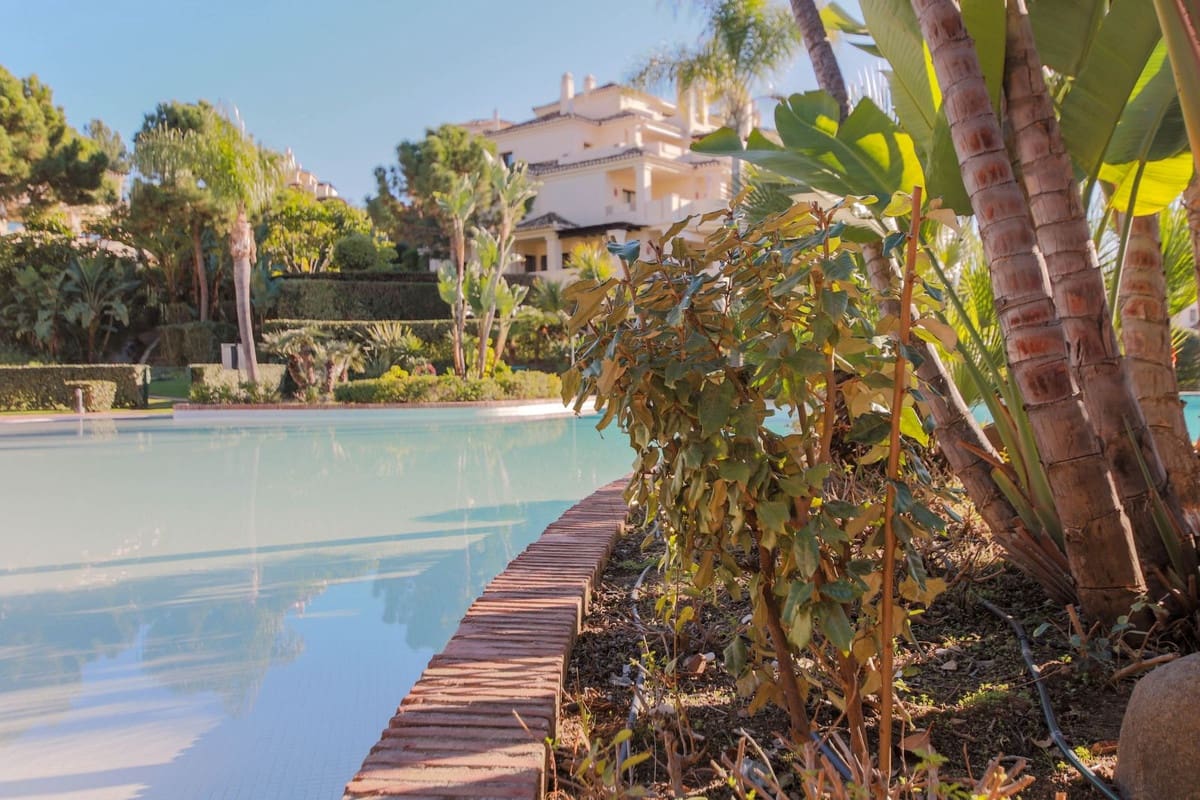 2 quarto Apartamento para venda em Benahavis - 550 000 € (Ref: 9532968)