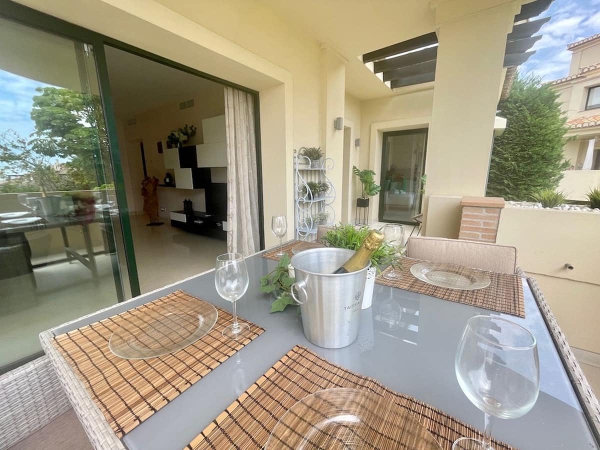 2 sovrum Lägenhet till salu i Benahavis med garage - 550 000 € (Ref: 9532970)