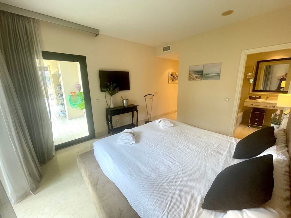 2 sovrum Lägenhet till salu i Benahavis med garage - 550 000 € (Ref: 9532970)