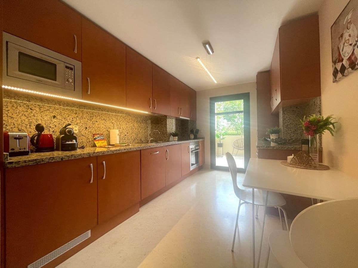 2 sovrum Lägenhet till salu i Benahavis med garage - 550 000 € (Ref: 9532970)