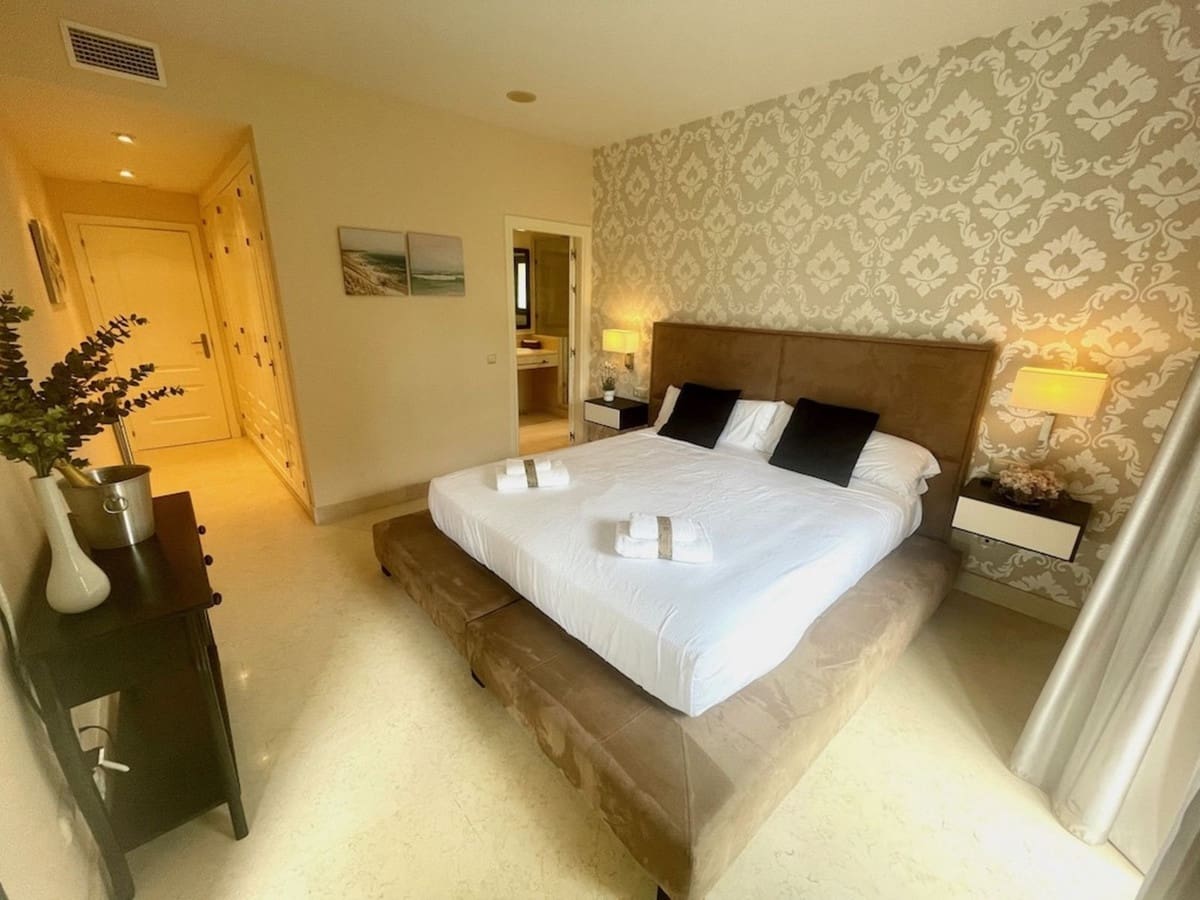 2 sovrum Lägenhet till salu i Benahavis med garage - 550 000 € (Ref: 9532970)