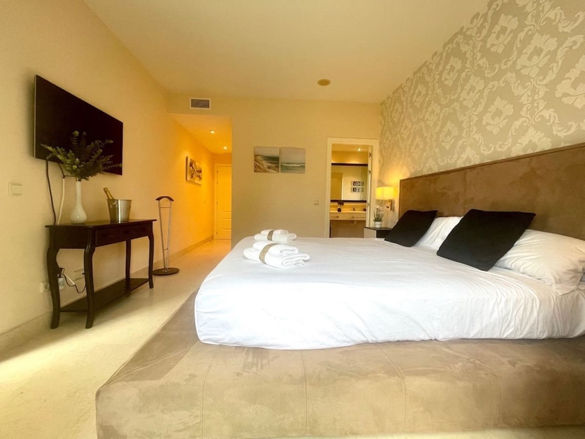 2 sovrum Lägenhet till salu i Benahavis med garage - 550 000 € (Ref: 9532970)