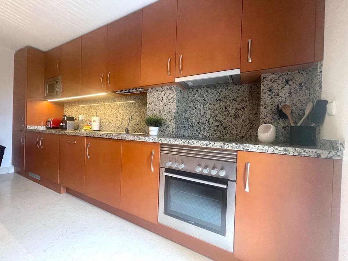 2 sovrum Lägenhet till salu i Benahavis med garage - 550 000 € (Ref: 9532970)