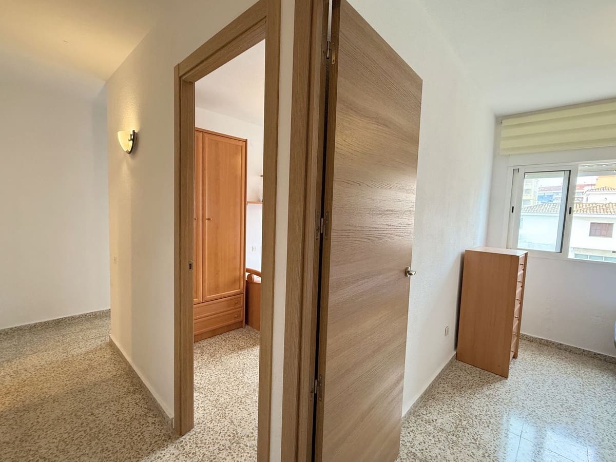 4 sovrum Lägenhet till salu i San Luis de Sabinillas med garage - 300 000 € (Ref: 9532971)