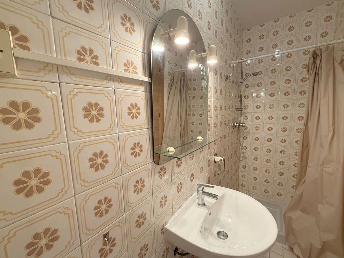 4 sovrum Lägenhet till salu i San Luis de Sabinillas med garage - 300 000 € (Ref: 9532971)