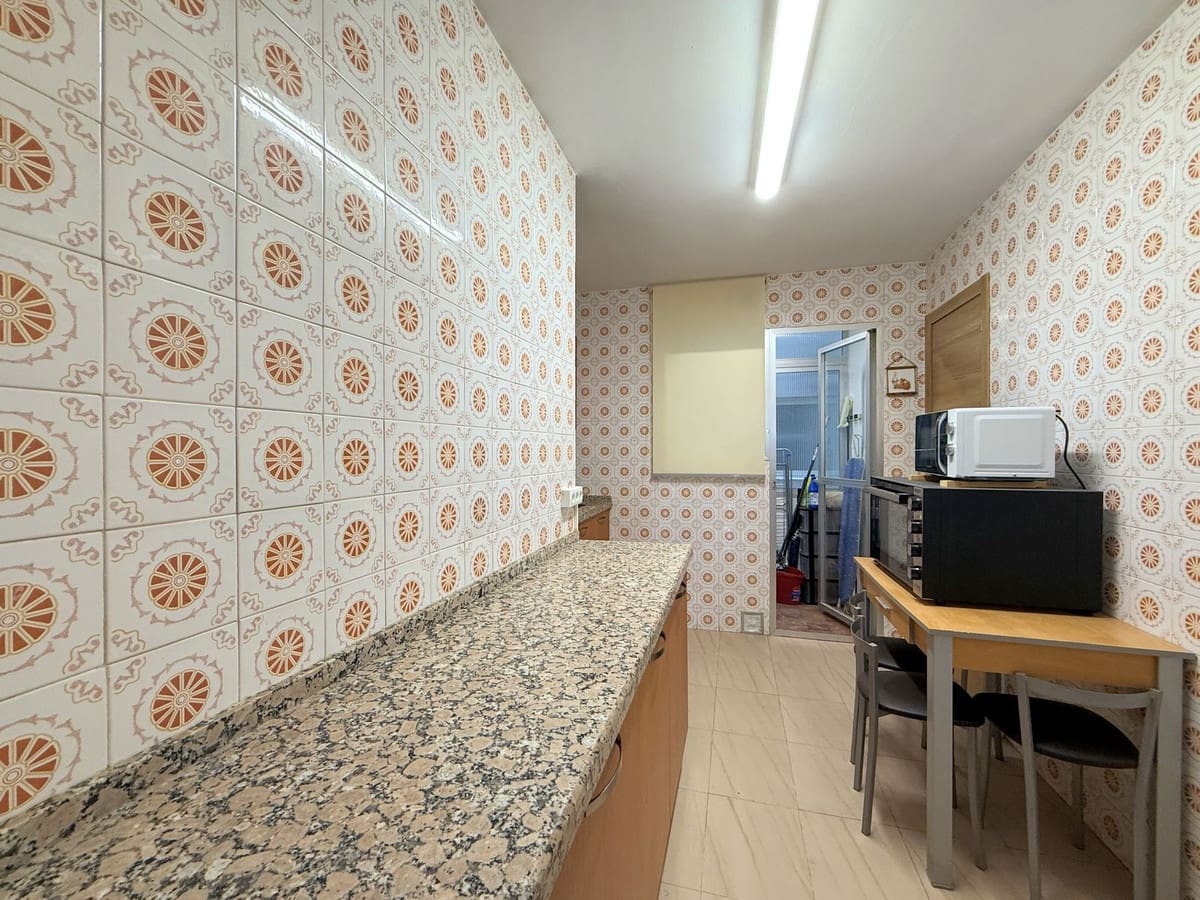 4 sovrum Lägenhet till salu i San Luis de Sabinillas med garage - 300 000 € (Ref: 9532971)