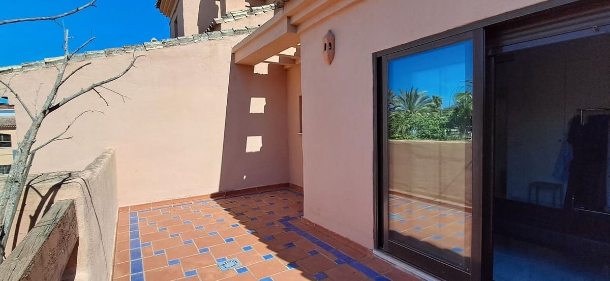 3 chambre Penthouse à vendre à New Golden Mile - 785 000 € (Ref: 9535345)