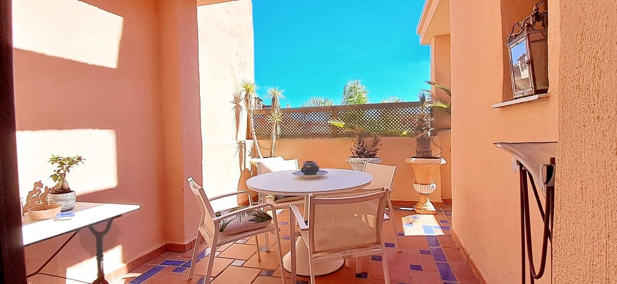 3 chambre Penthouse à vendre à New Golden Mile - 785 000 € (Ref: 9535345)