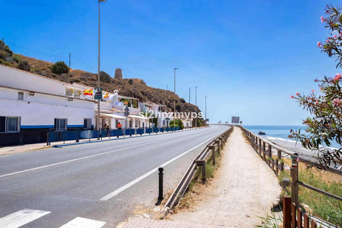 3 bedroom Townhouse for sale in Velez-Malaga with pool - € 420,000 (Ref: 9536552)