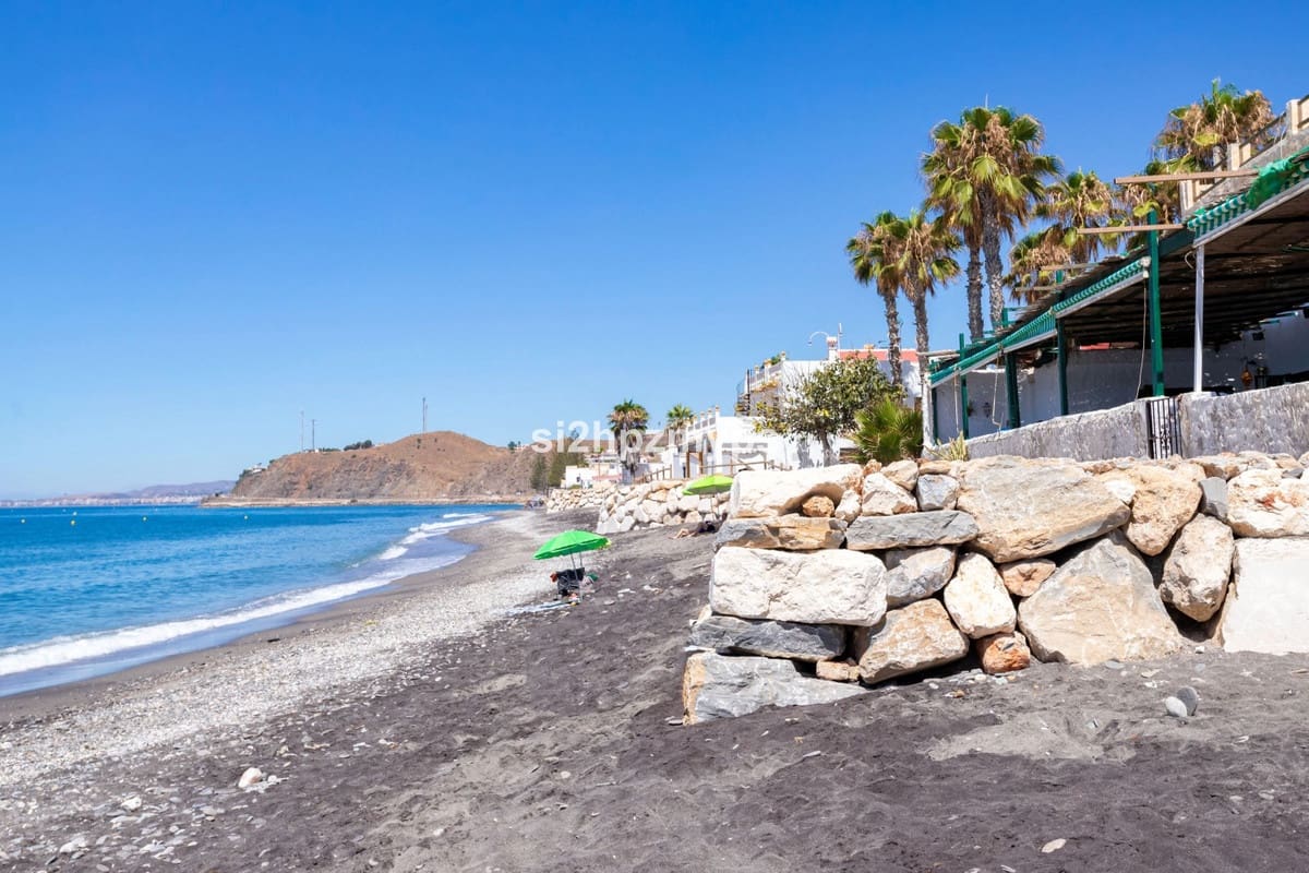 3 bedroom Townhouse for sale in Velez-Malaga with pool - € 420,000 (Ref: 9536552)