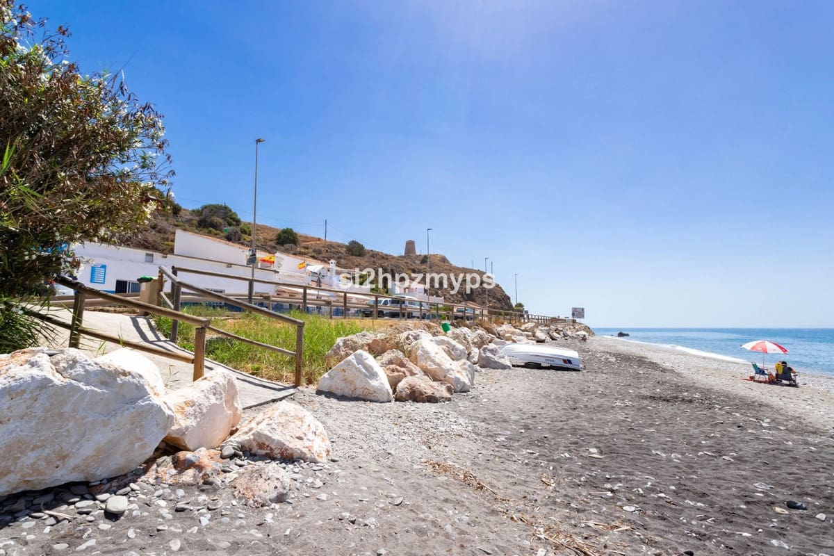 3 bedroom Townhouse for sale in Velez-Malaga with pool - € 420,000 (Ref: 9536552)