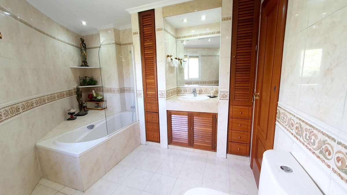 Apartamento de 3 habitaciones en Fuengirola en venta - 440.000 € (Ref: 9536556)