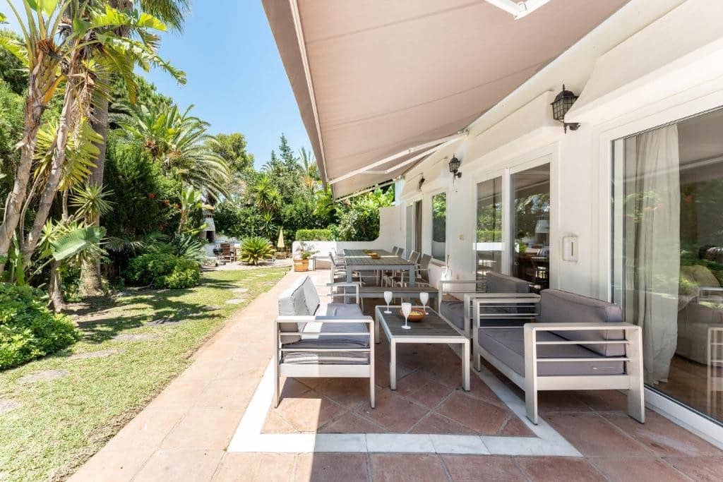 5 bedroom Villa for sale in Marbesa with pool - € 1,300,000 (Ref: 9542752)