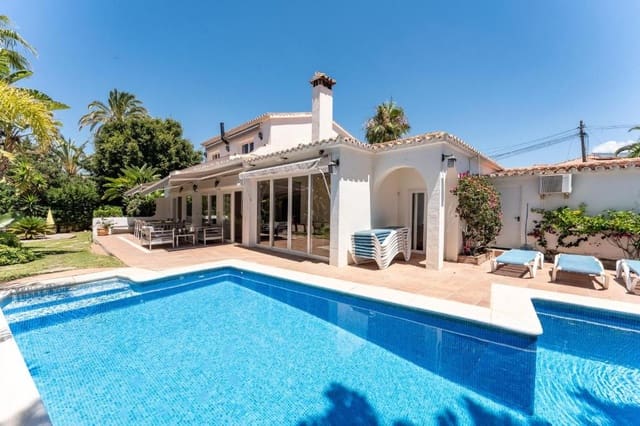 5 bedroom Villa for sale in Marbesa, Marbella with pool - € 1,300,000 (Ref: 9542752)