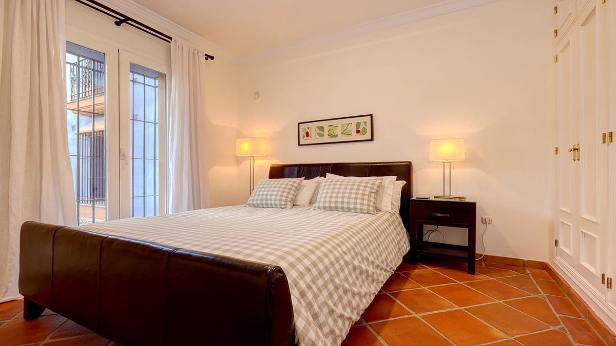 3 soveværelse Lejlighed til salg i Casares - € 795.000 (Ref: 9542759)