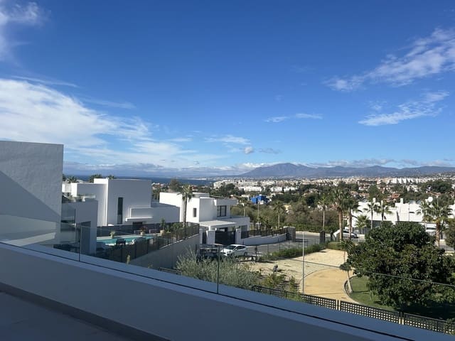 4 slaapkamer Villa te koop in Río Real, Marbella met zwembad - € 2.500.000 (Ref: 9550376)