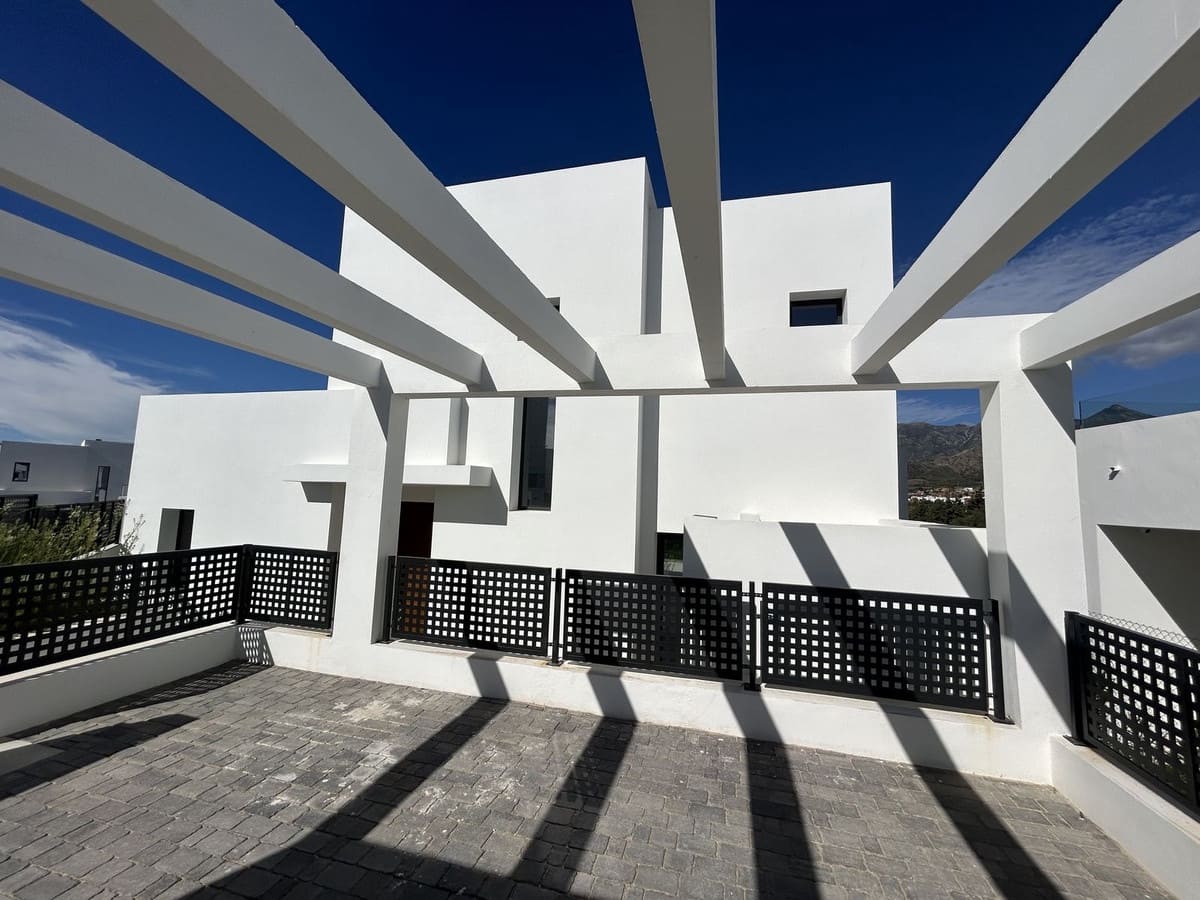 4 slaapkamer Villa te koop in Rio Real met zwembad - € 2.500.000 (Ref: 9550376)